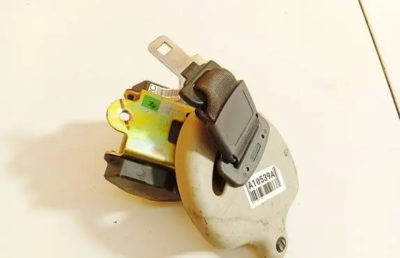 Middle seatbelt (rear)