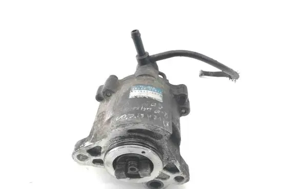 Toyota Avensis T220 Vacuum pump 2930027010