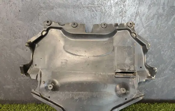 Engine splash shield/under tray