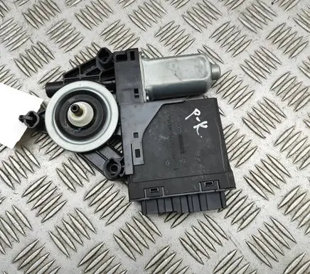 BMW X3 G01 Front door window regulator motor 31674758 8888777264