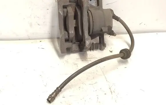 Renault Captur Front brake caliper 8200715079b