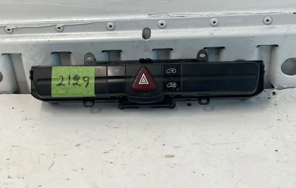 Mercedes-Benz Sprinter W906 Hazard light switch 9065454107 3368120105 1080331707540317