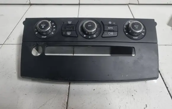 BMW 5 E60 E61 Climate control unit 11419110DE