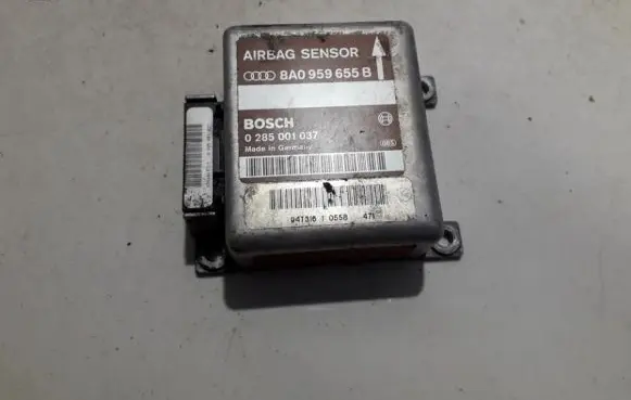 Audi A4 S4 B5 8D Airbag control unit/module 8a0959655b 0285001037