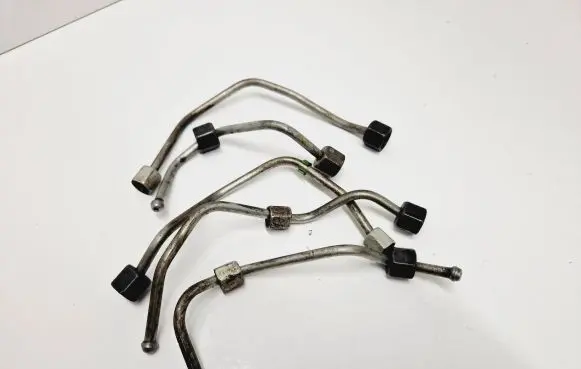 Fuel injector supply line/pipe