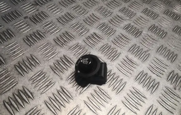 Land Rover Range Rover Sport L320 Wing mirror switch YUF500030