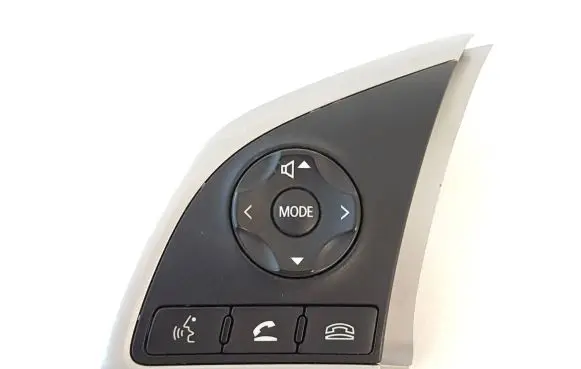 Steering wheel buttons/switches