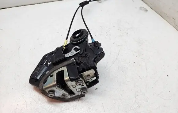 Suzuki Grand Vitara II Rear door lock 60901085
