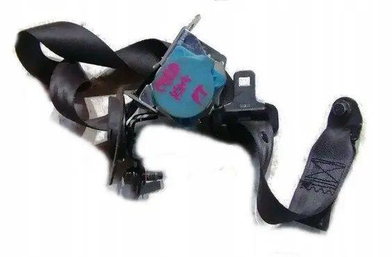 KIA Ceed Rear seatbelt
