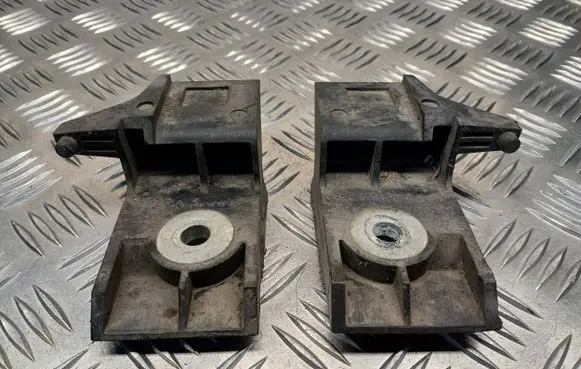 Mercedes-Benz A W169 Radiator mount bracket A1696200536 A1696200636