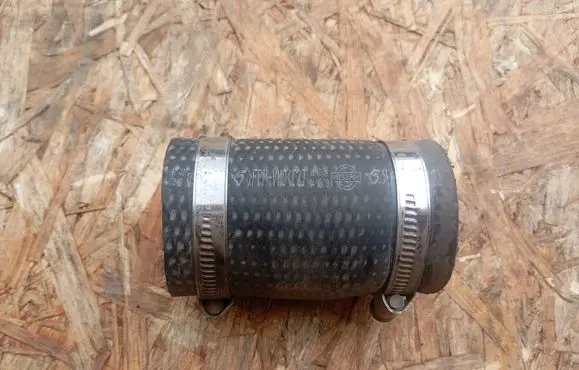 Renault Koleos I Intercooler hose/pipe