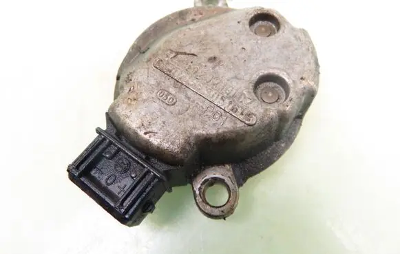 Audi A4 S4 B5 8D Camshaft speed sensor 058905161B 0232101024