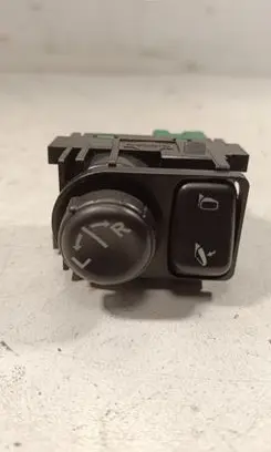 Nissan Qashqai+2 Wing mirror switch
