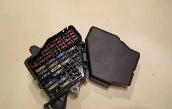 Audi A4 S4 B5 8D Fuse box set 8D1941824