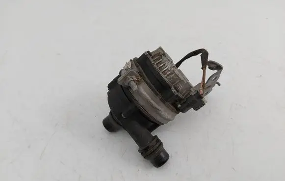 Mercedes-Benz C W205 Electric auxiliary coolant/water pump A0005002686