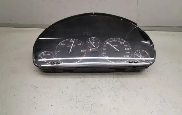 Speedometer (instrument cluster)