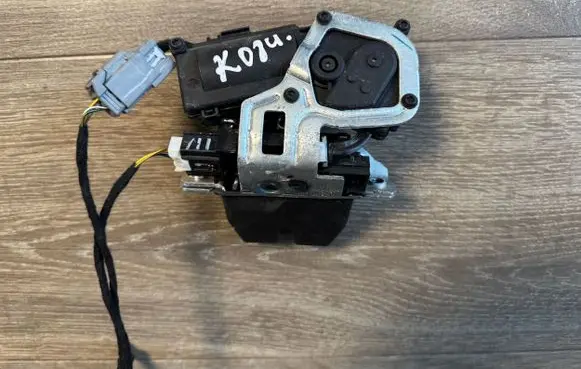 Ford Escape III Tailgate/trunk/boot lock/catch/latch FA1AN442A66BF