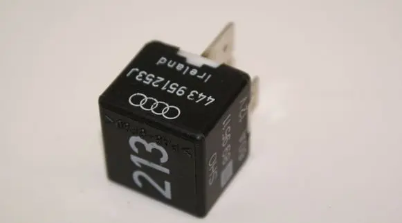 Audi A4 S4 B5 8D Other relay 443951253J