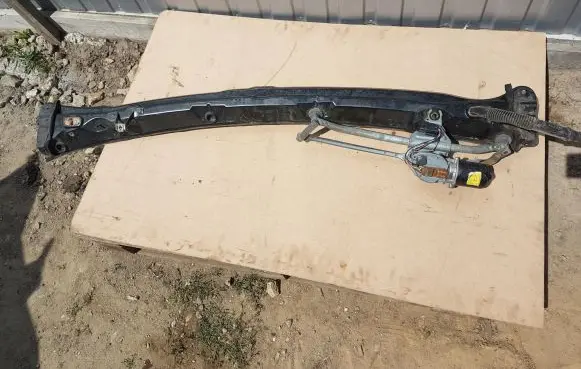 Renault Trafic II (X83) Front wiper linkage and motor