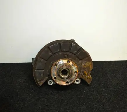Volkswagen PASSAT B6 Front wheel hub