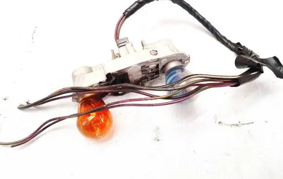 Ford Mondeo MK IV Tail light bulb cover holder