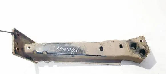 Front bumper mounting bracket