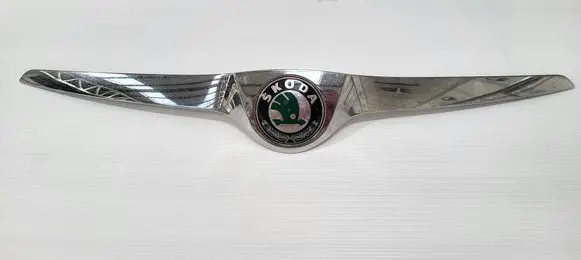 Skoda Fabia Mk2 (5J) Front bumper upper radiator grill 5J0853633A 4L0853611