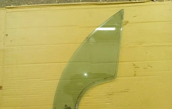 Citroen C3 Front door vent window glass four-door 