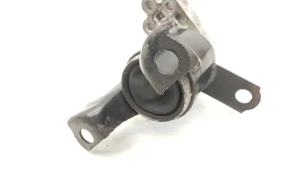 Engine mounting bracket