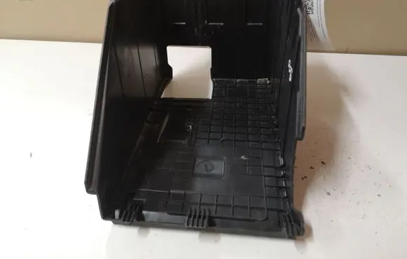 Battery box tray
