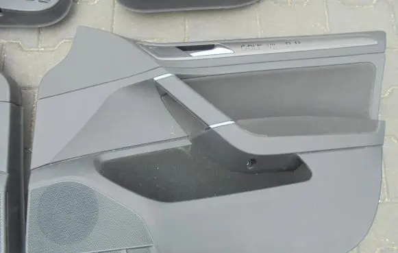 Volkswagen Golf VII Front door card panel trim