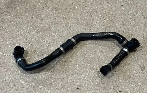 Mercedes-Benz E W213 Engine coolant pipe/hose A2135015301
