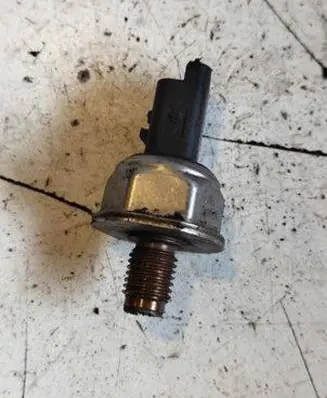Fuel pressure sensor