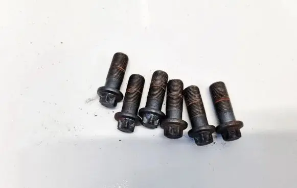 Volvo V50 Nuts/bolts 
