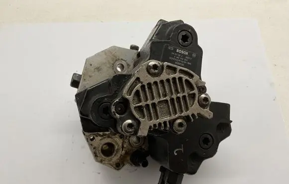 Volvo S60 Fuel injection high pressure pump 0445010043 000717 8689590