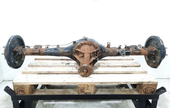 Mitsubishi L200 Rear axle beam with reductor QCN13C16 13C0067 3711A162
