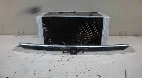 Tailgate/trunk spoiler