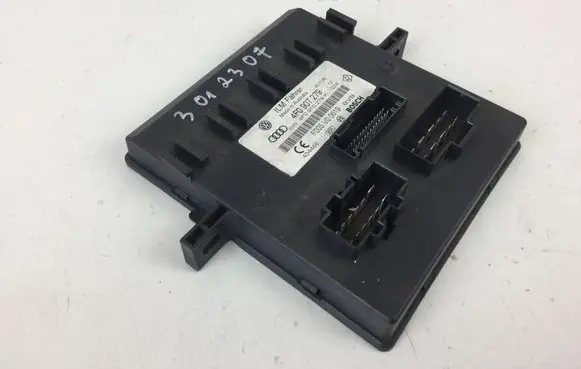 Audi Q7 4L Comfort/convenience module 4F0907279