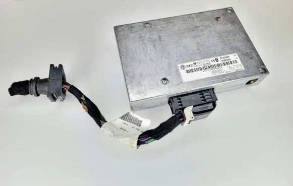 Audi A4 S4 B7 8E 8H Bluetooth control unit module 8P0862335H