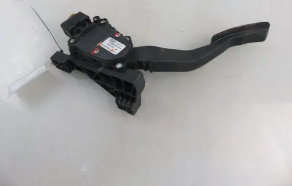 Mitsubishi Colt Accelerator throttle pedal A4543000304