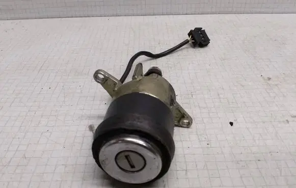 Audi 100 S4 C4 Tailgate exterior lock 893971633