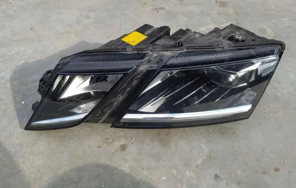 Skoda Octavia Mk3 (5E) Headlight/headlamp 5E1941015F