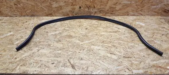 Volkswagen PASSAT B6 Engine compartment rubber 3C0823723