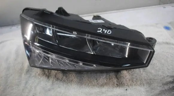 Skoda Scala Headlight/headlamp 657941016 90176072