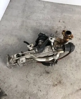 BMW 3 F30 F35 F31 EGR valve cooler 8477659