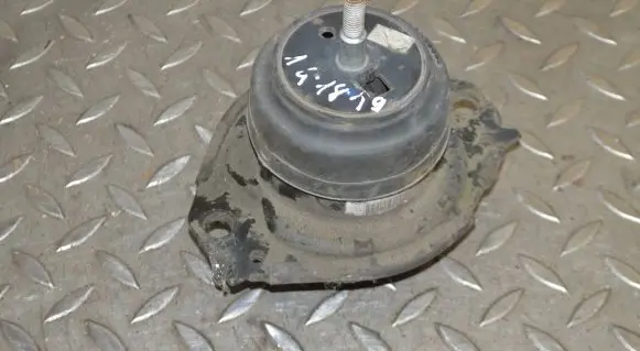 Jeep Grand Cherokee (WK) Engine mount bracket 52124677AA
