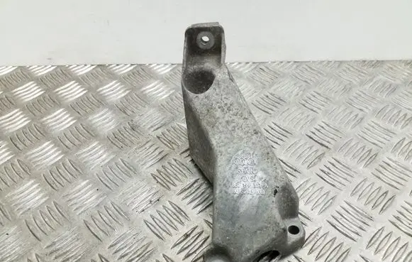 Audi A4 S4 B6 8E 8H Engine mounting bracket 8E0199307A