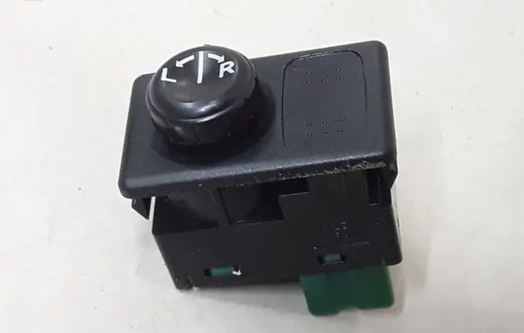Nissan Primera Wing mirror switch