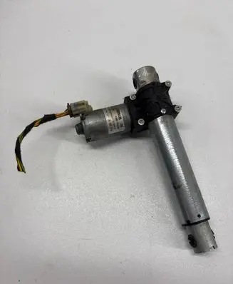 BMW X5 E70 Seat adjustment motor 9168758 0390204067