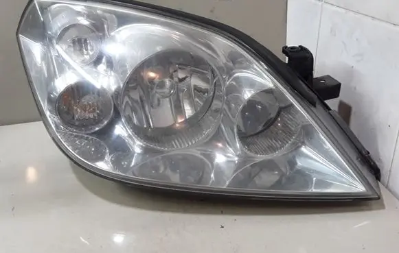 Nissan Primera Headlight/headlamp 237598